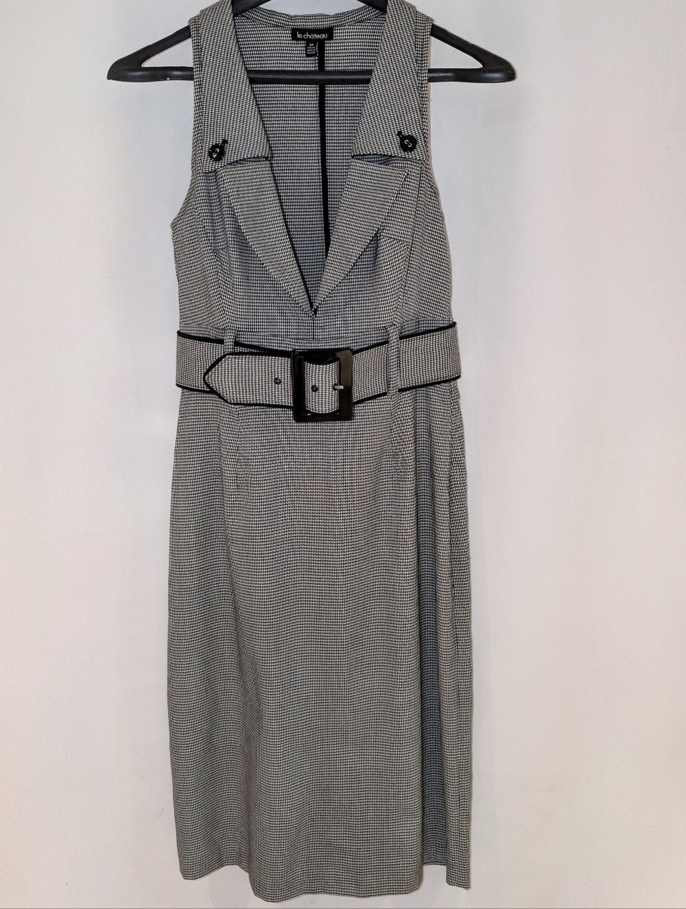 Let chateau 3/4 length Houbdstooth V Neck dress